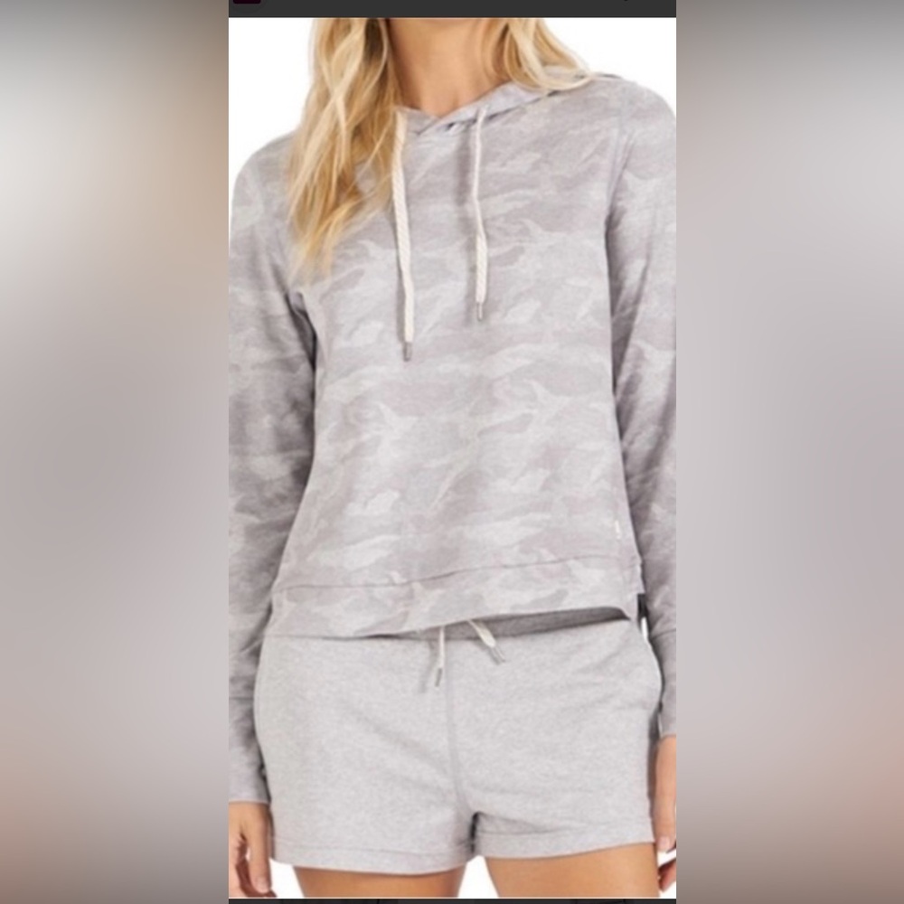Vuori Women's Halo Essential Hoodie Light Grey Camo Size Medium